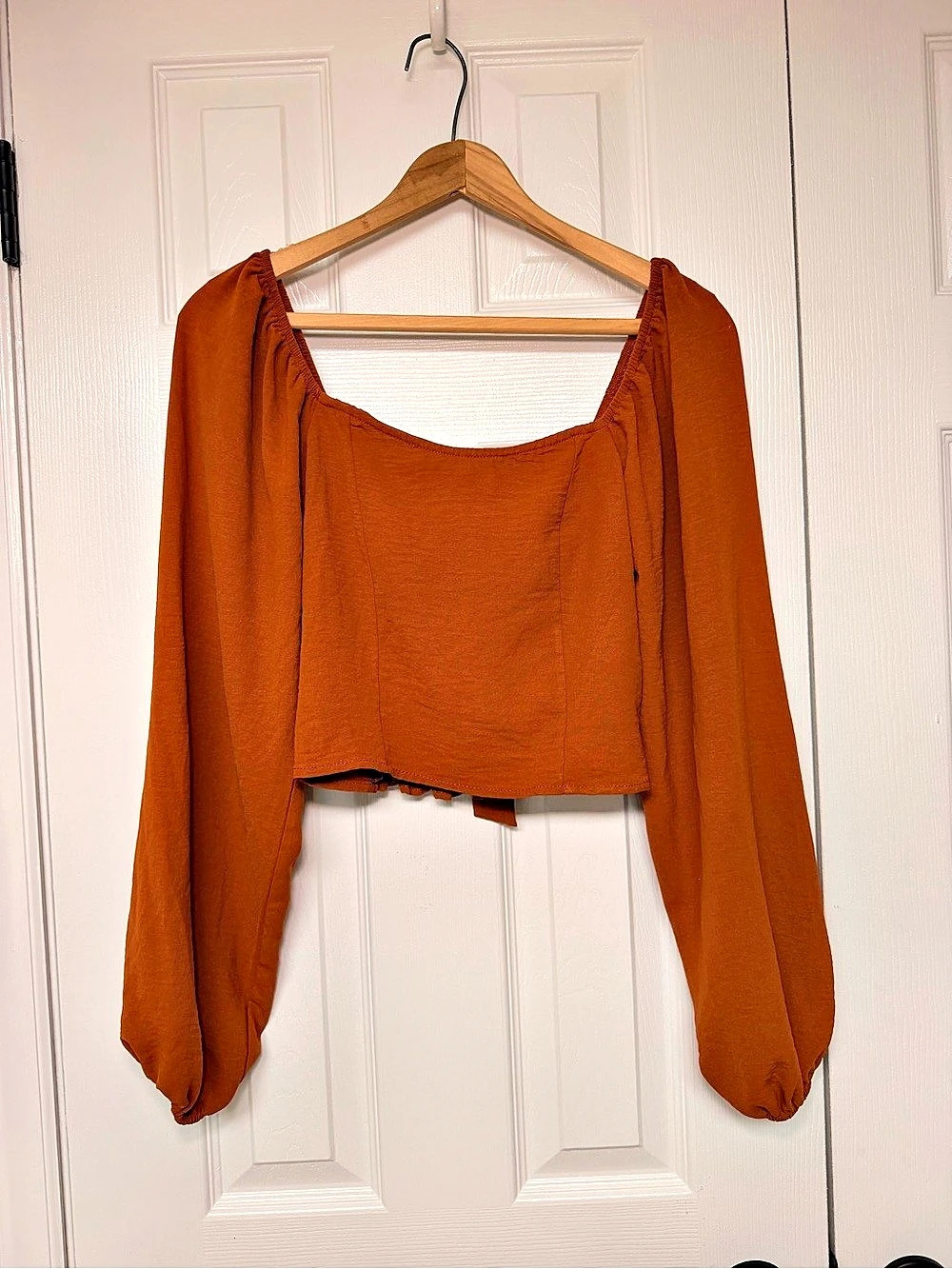 Altar’d State Rust Brown Tie Back Cropped Blouse Smocked Balloon Sleeve XS Fall